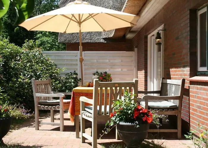 Reetdachhaus Isemann * Nebel